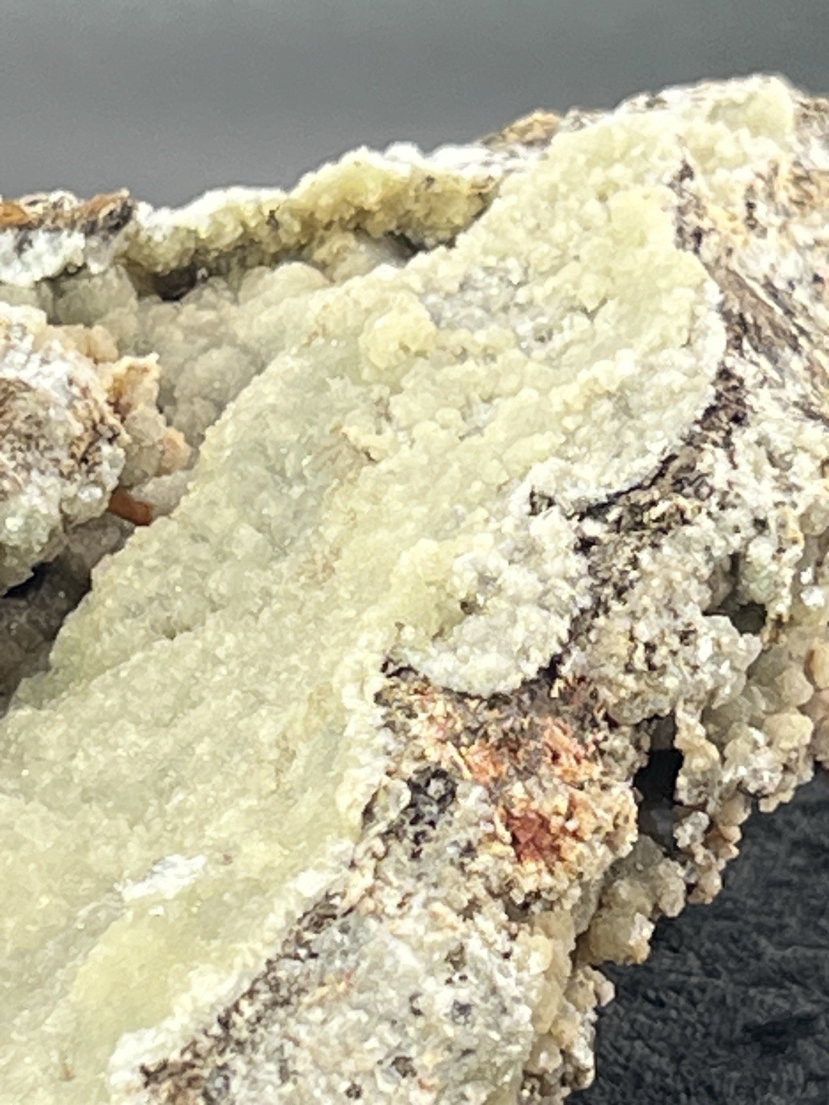 Smithsonite on Sphalerite with UV Calcite Ojuela Mine, Mexico. 1 LB. 13.7 oz