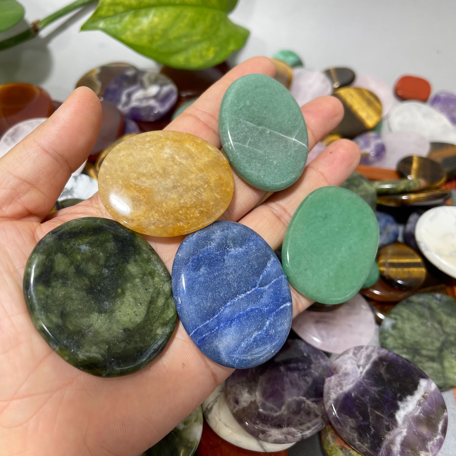 Wholesale Lot 10PCS Natural Mix Quartz Palm Stones Crystal Healing