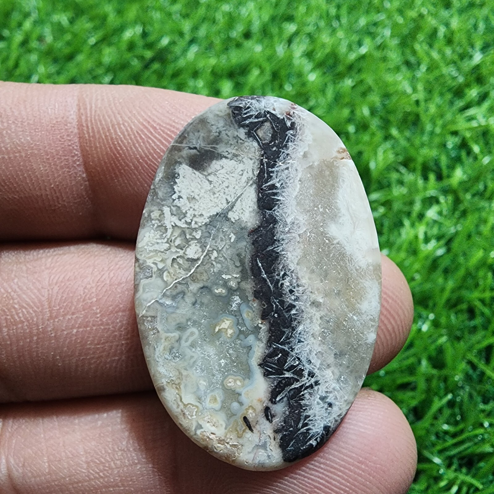 Elegant Rare Crazy Lace Agate Oval Shape 39.40 Carat Loose Gemstone For Jewelry