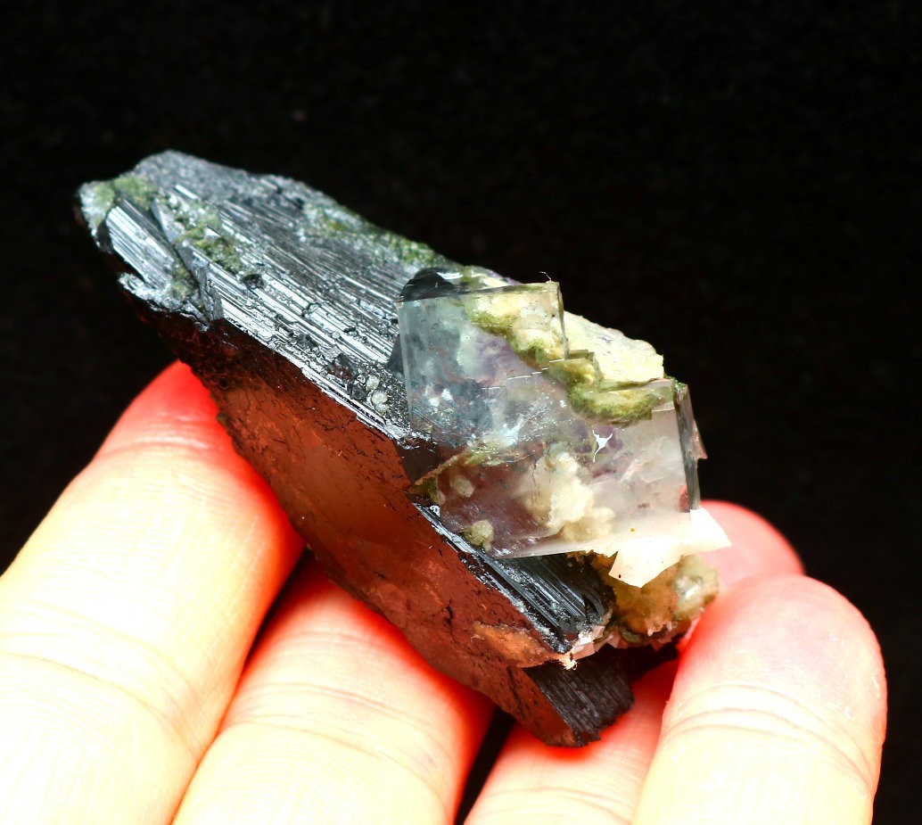 Natural Blue Cubic fluorite Black tungsten ore Mica mineral specimen/yaogangxian