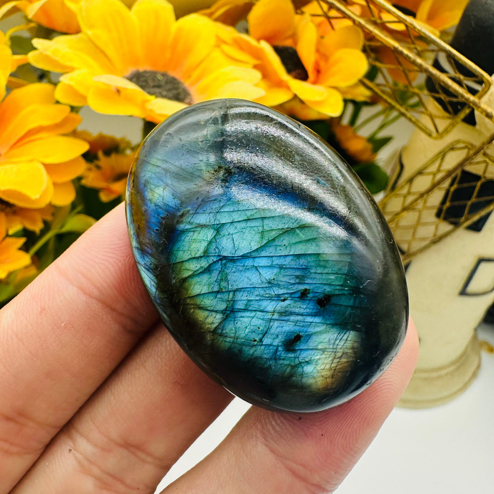 Natural Labradorite Quartz Crystal Polished Palm Stone Ore Specimen Healing 1PC