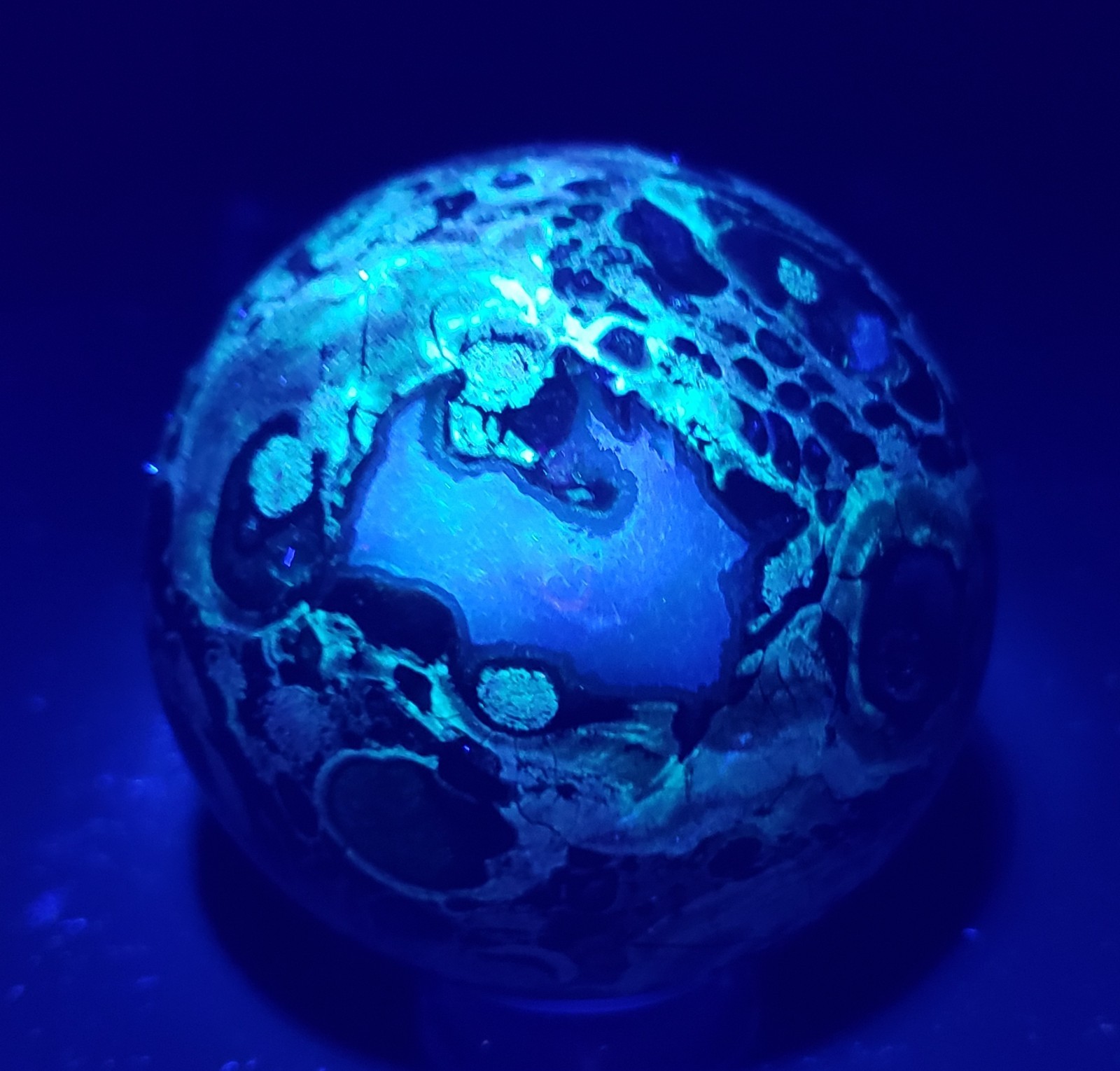 2.8″ Money Agate UV Crystal Druzy Sphere Orb Ball, 448g or 1 lb