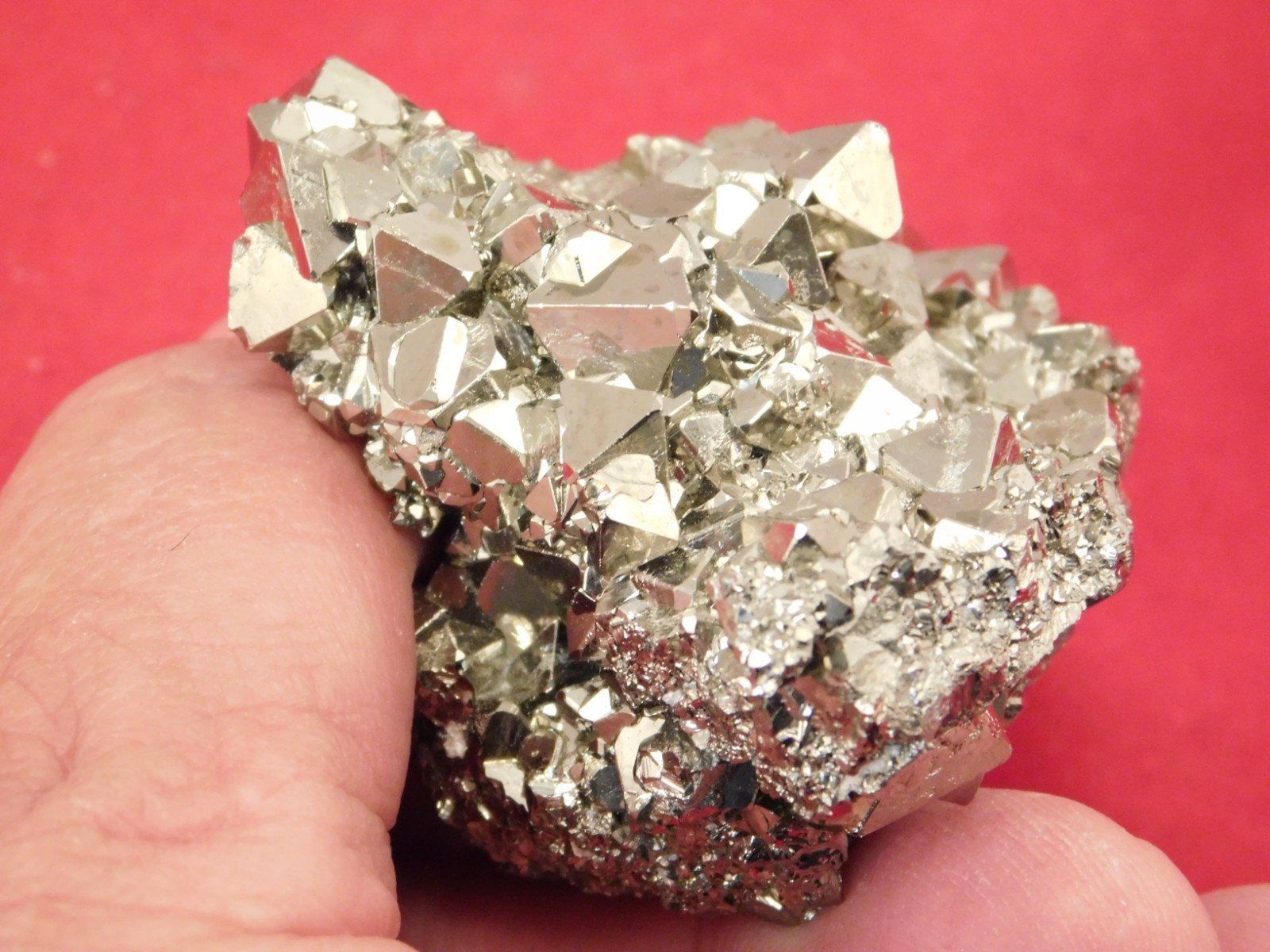 PYRAMID Shaped Crystals! Tetrahedron PYRITE Crystal Cluster Peru 165gr