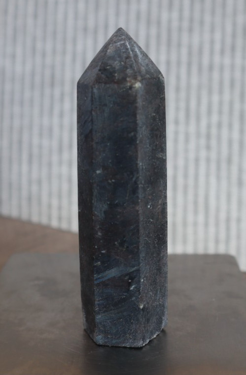 ARFVEDSONITE WITH GARNET POINT BUNDLE (9) POINTS INCLUDED/ OVER 2 LBS