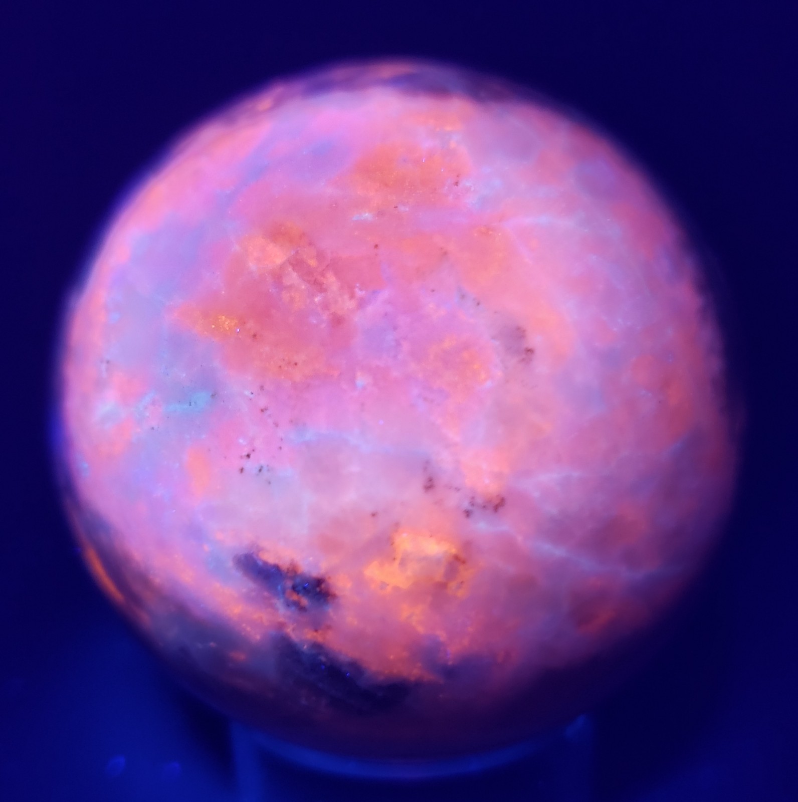 2.1″ Hackmanite Mineral Sphere Orb Ball STRONG UV, 241g or 8.5 oz
