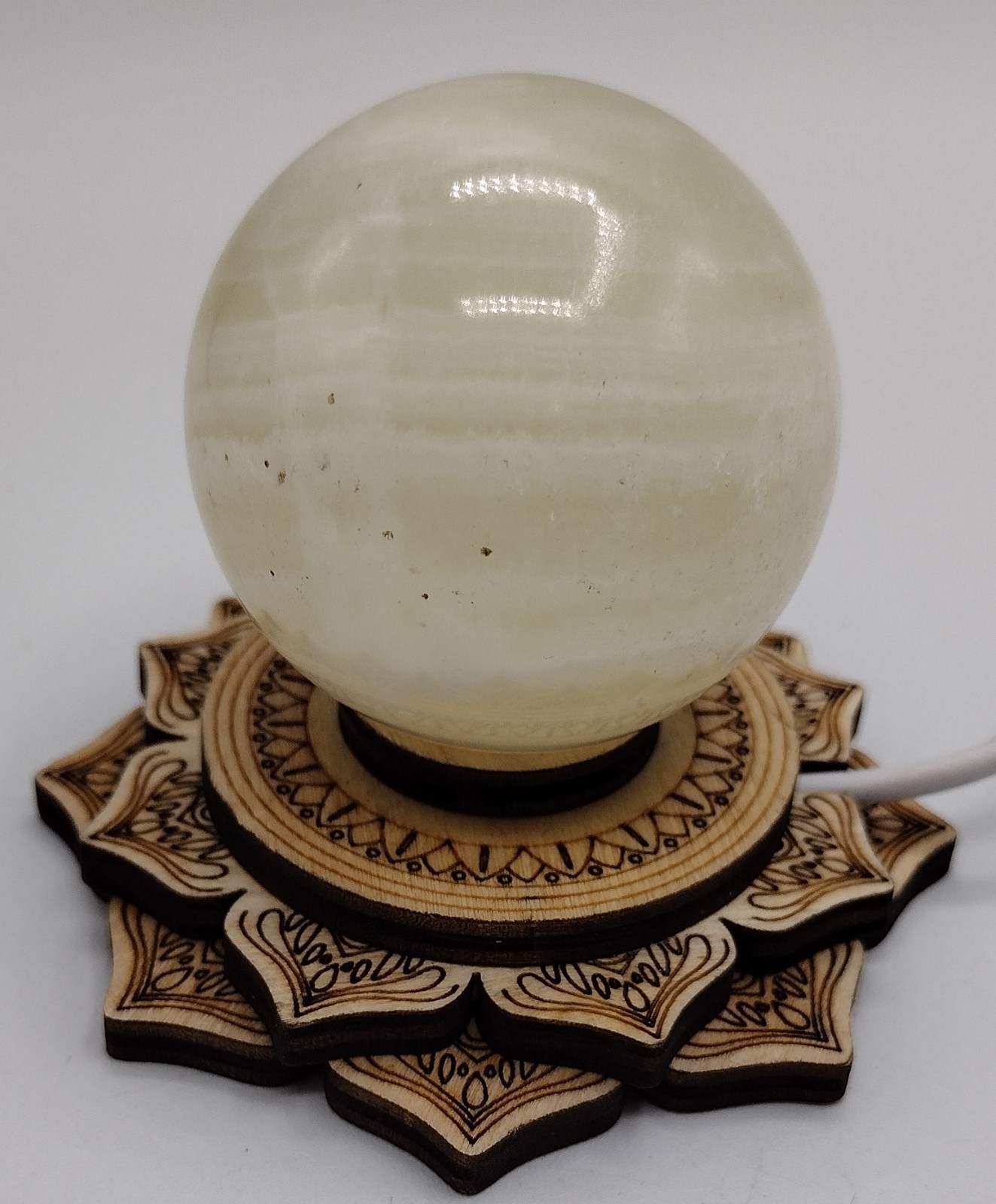Soft Green Banded Onyx Crystal Sphere w/ Lighted Stand – USB Lotus Lamp Decor