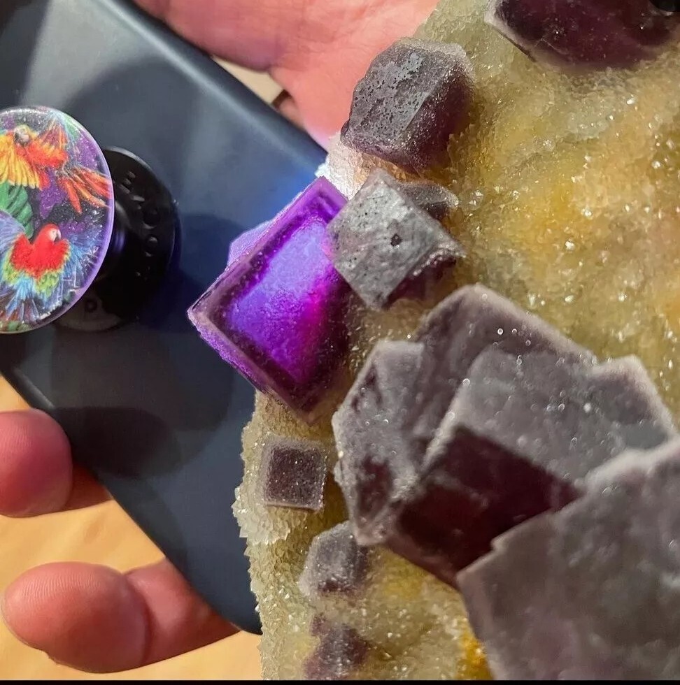 6″ 547g, Purple Sugar Fluorite, Quartz, Ma’Naoshan Mine, China