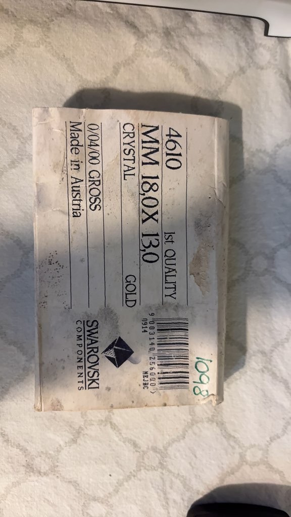 Vintage Swarovski Crystal Components Box. 24 Piece Never Used Crystals