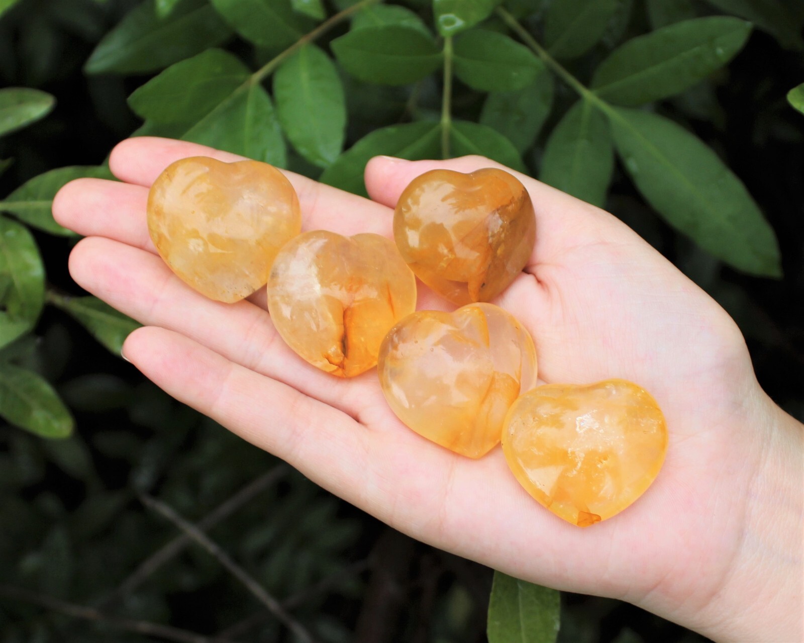 7 Chakra Crystal Heart Set With Pouch – (Seven Chakra Hearts, Crystal Healing)