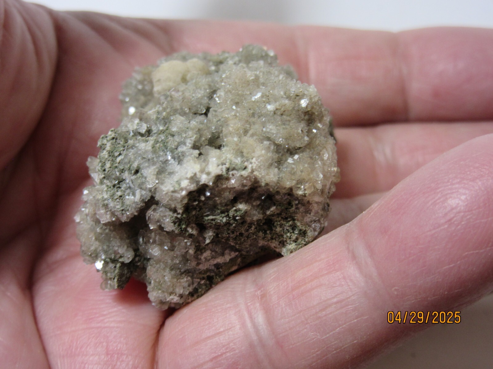 Heulandite on 1 7/8″ Quartz Paterson N.J. Collectible HQPNJC-7s