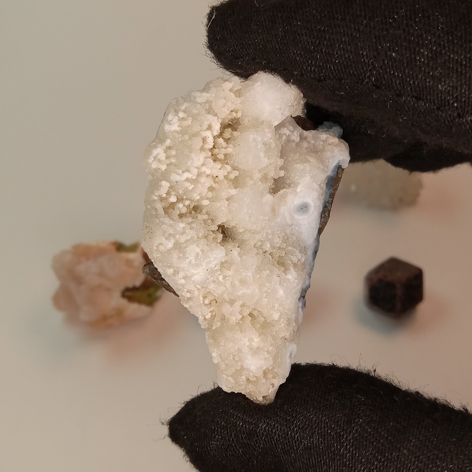 Mixed Mineral Specimen Lot 6pc Chalcedony Apophyllite Garnet Stilbite I15