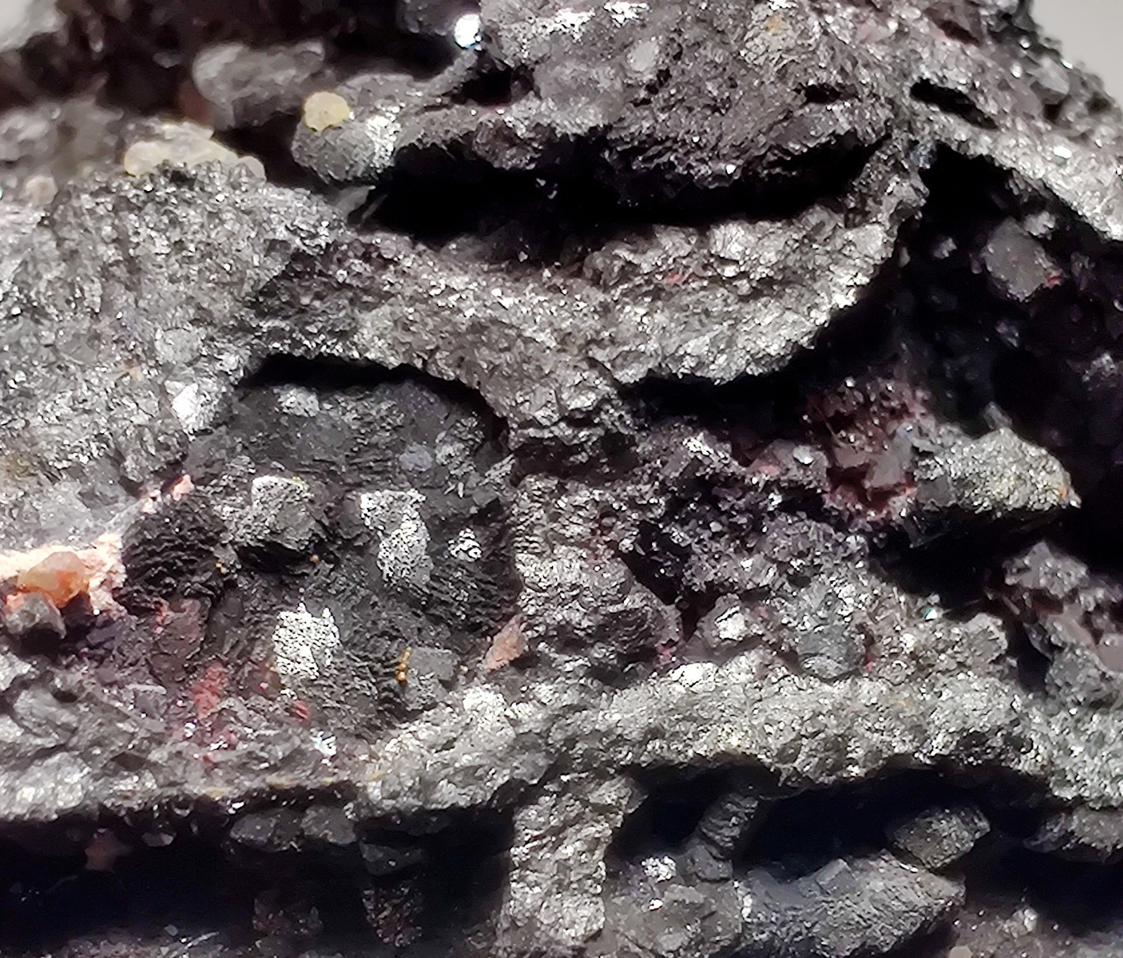 Hematite, Magnetite, Calcite crystal specimen. Hiawatha Mine, Michigan 32 grams.