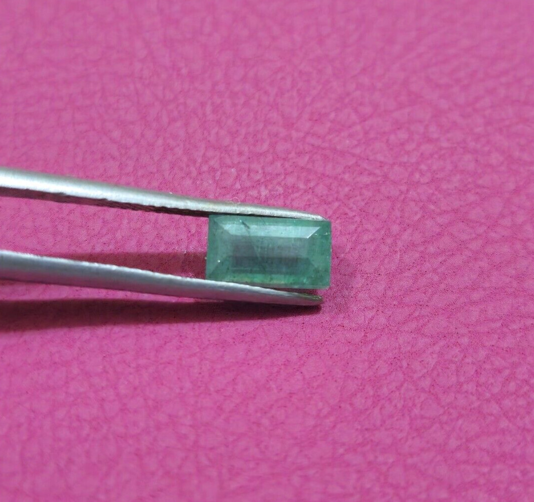 Unique Zambian Green Emerald 1.65 Crt Faceted Rectangle Cut Shape Loose Gemstone
