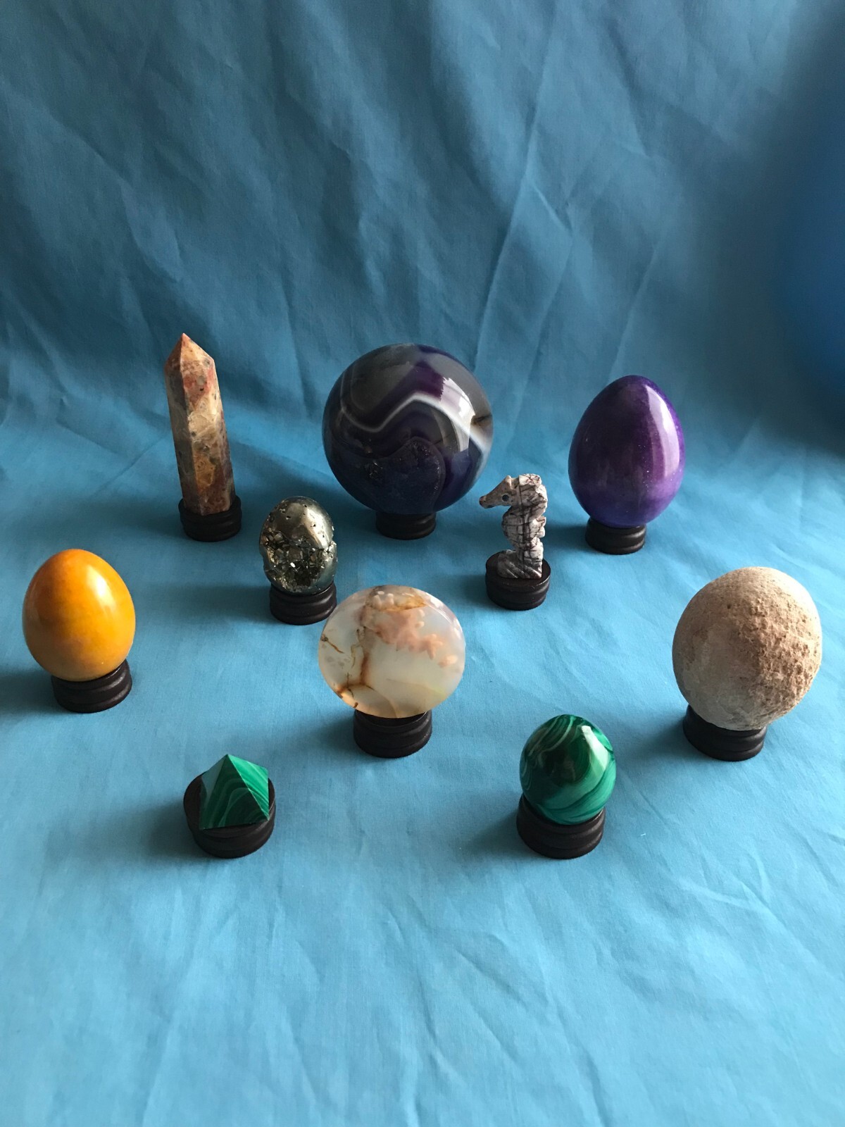 10 New Wood 1” Diameter Round Egg, Sphere & Stone Wooden Display Stands