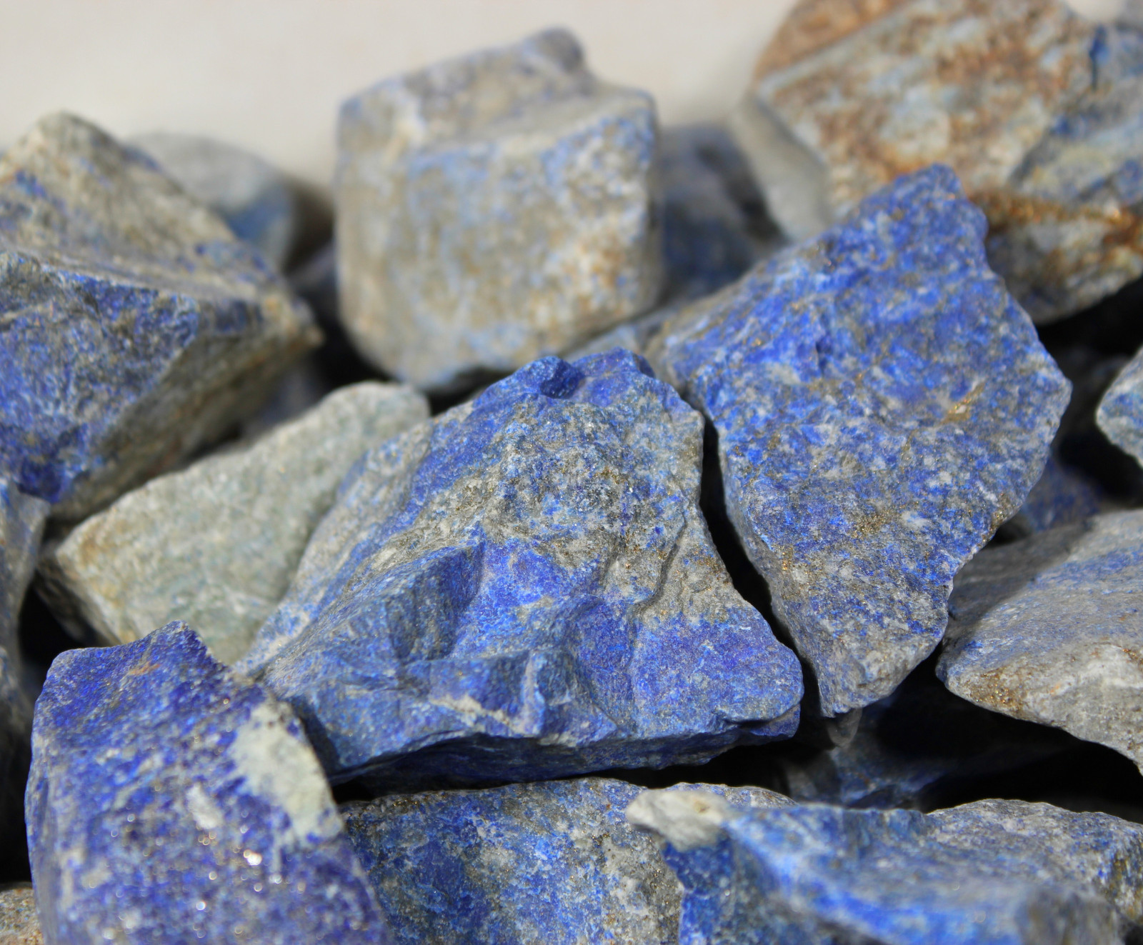Lapis Lazuli – Rough Rocks for Tumbling – Bulk Wholesale 1LB options