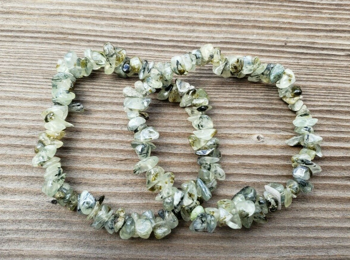NATURAL GREEN RUTILATED QUARTZ STONE GEMSTONE STRETCHY CHIP BRACELET