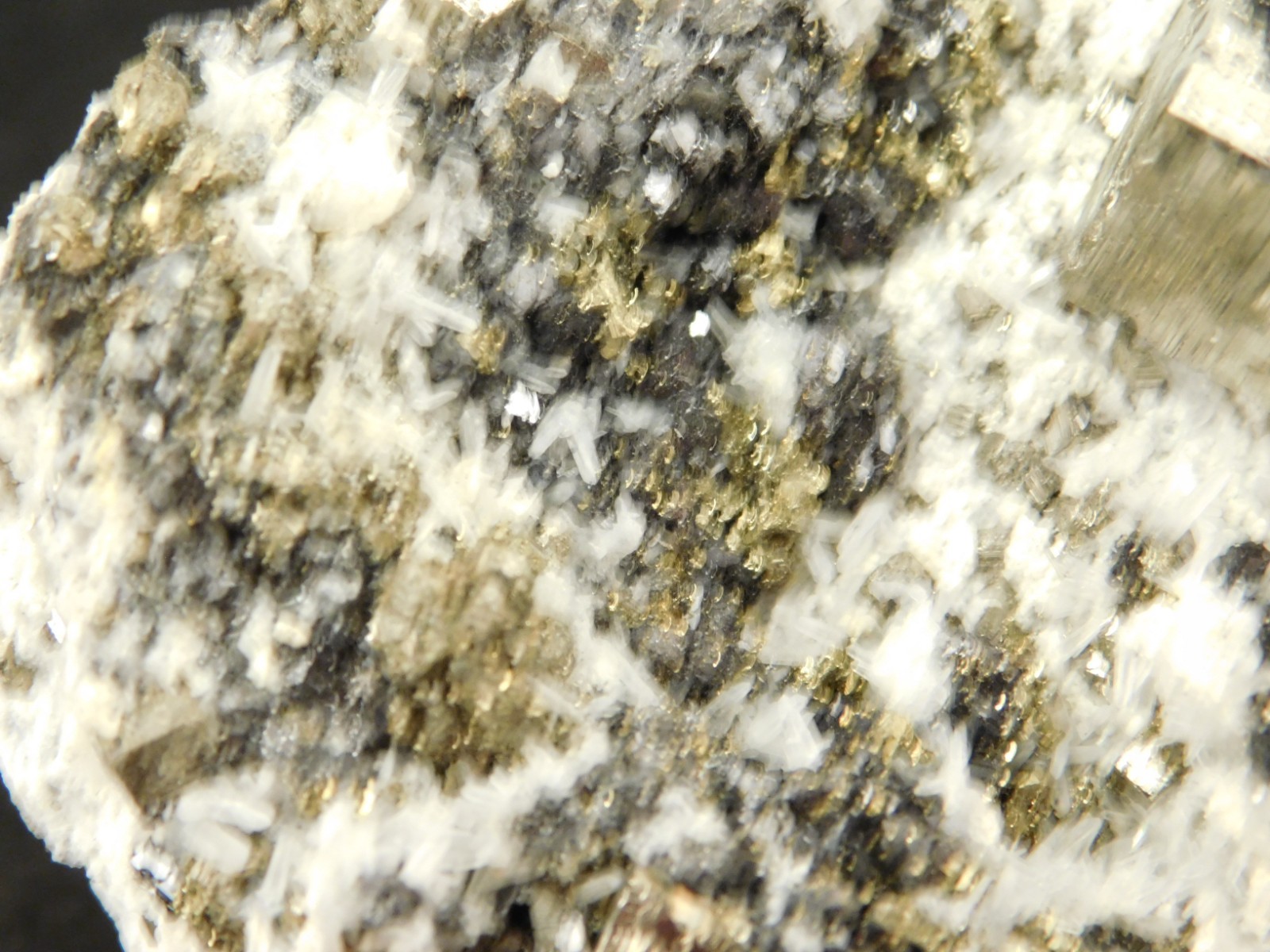 Larger! PYRITE Crystal CUBE Cluster with Druzy Quartz From Peru 314gr