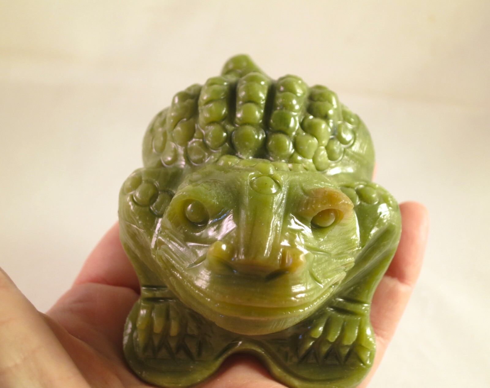 3.6″ GREEN SERPENTINE Carved and Polished TOAD/FROG – PERU
