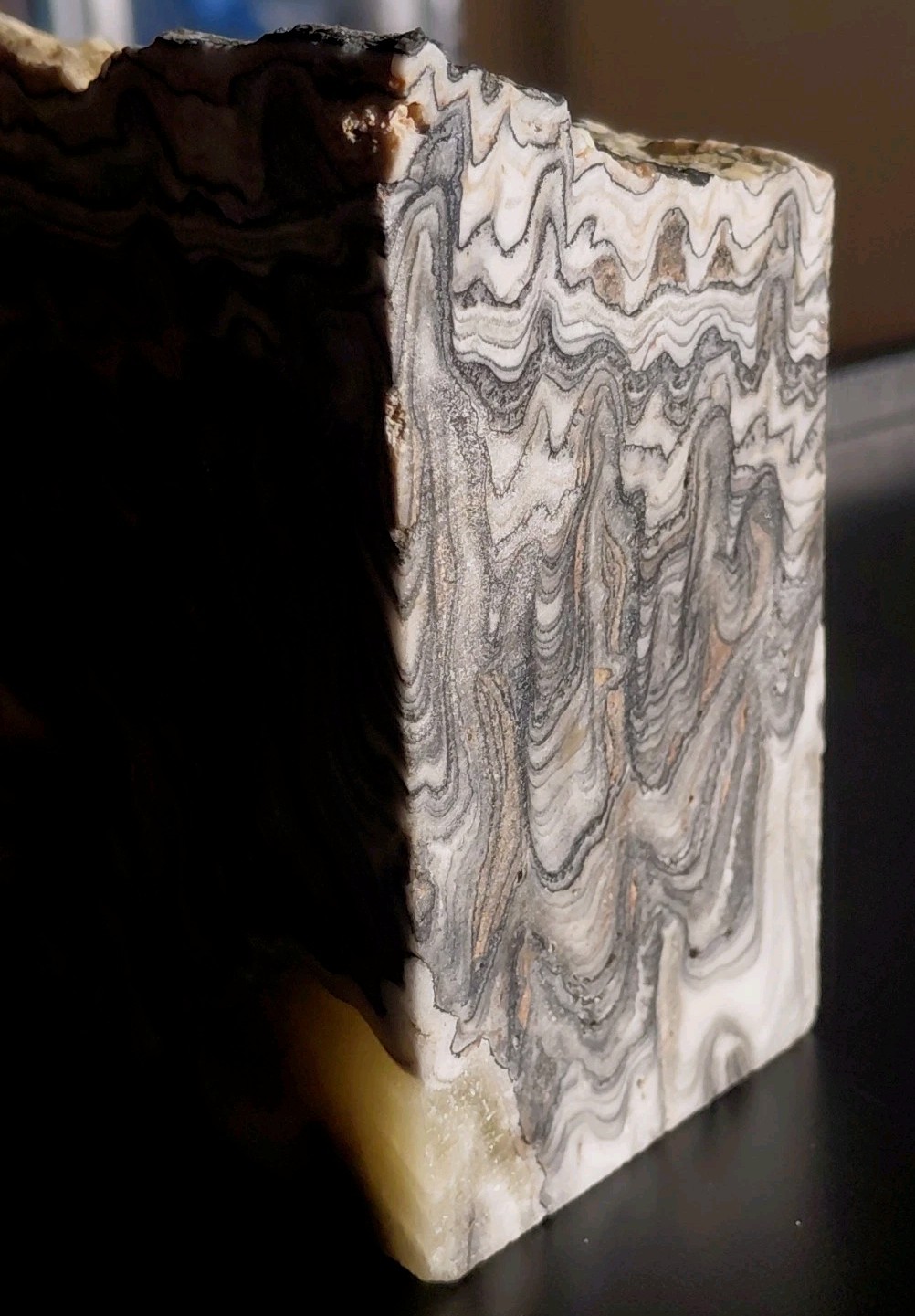 Zebra Calcite Tower 2 Lbs Crystal Pocket Banded Dendritic Display 4″x 3 1/2″x 2″
