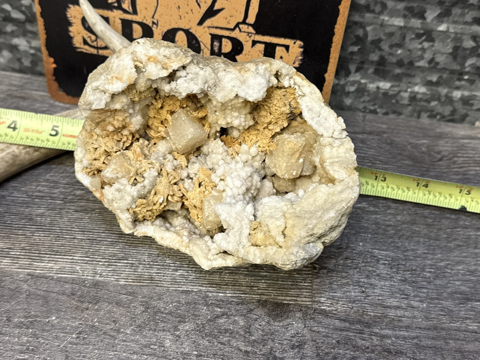 Opened Kentucky Geode With Quartz, Barrite And Calcite Cubes