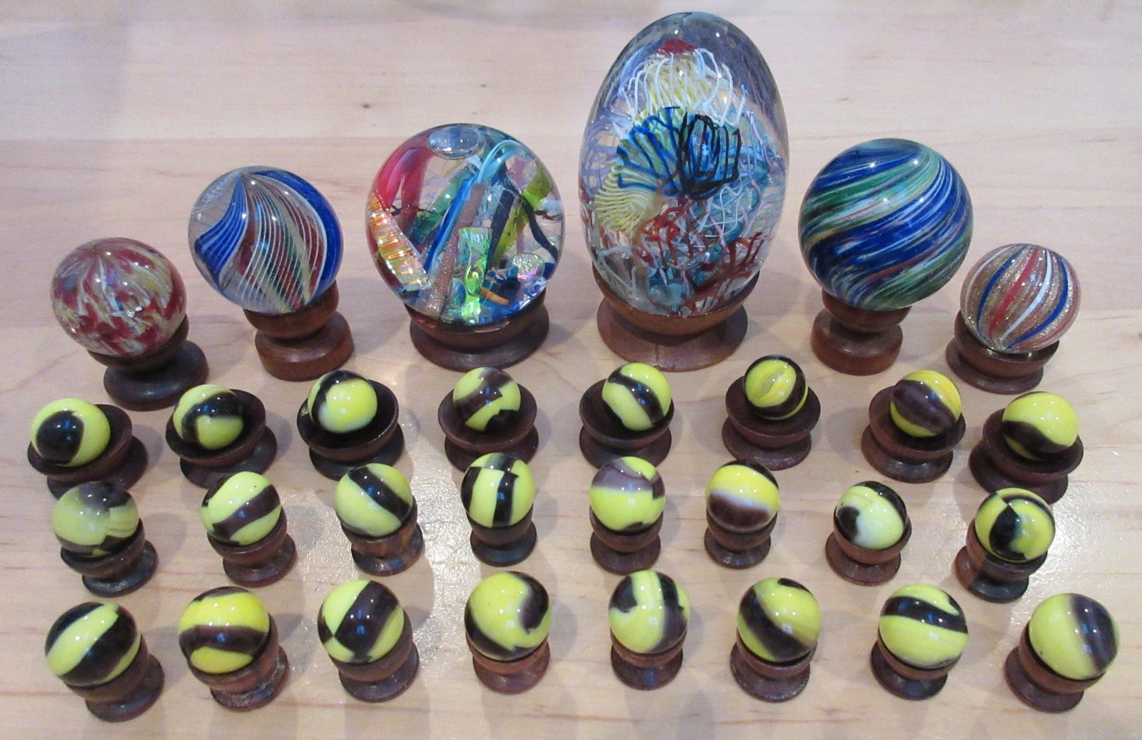 30 PIECE LOT HANDMADE CARVED WOOD DISPLAY STANDS CUPS FOR MARBLES SPHERES EGGS!
