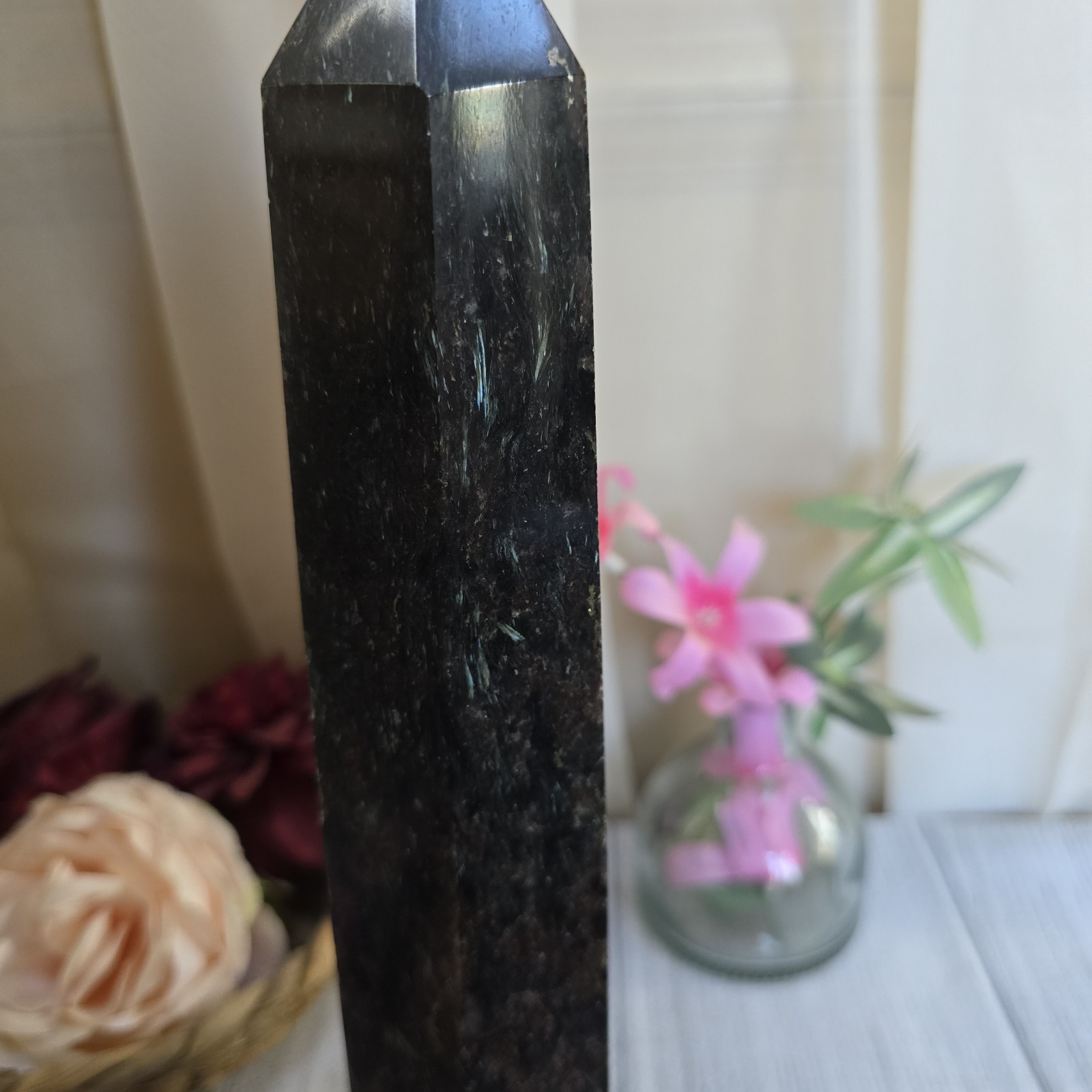 XL 11.5″ Arfvedsonite & Garnet Blue and Gold flashes Fireworks Stone Tower