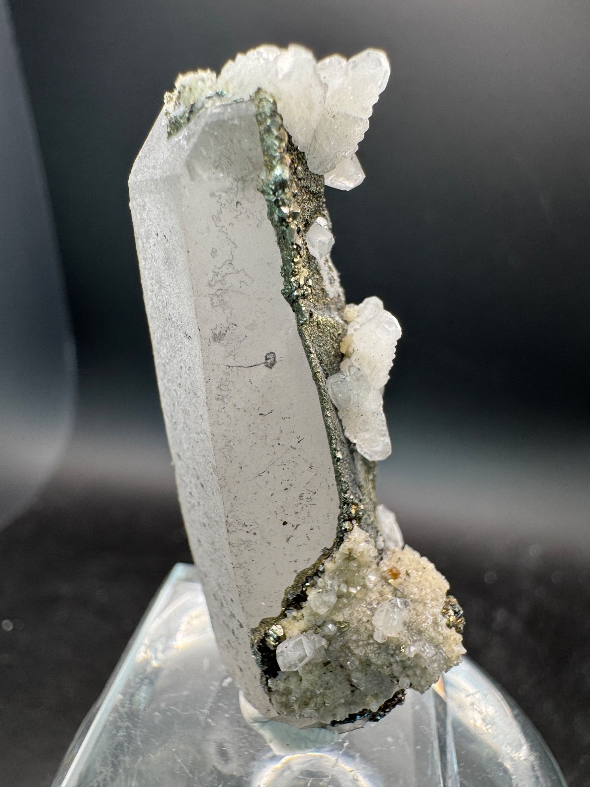 6606 Multicolor Pyrite and Calcite on Quartz Hu Bei 20g