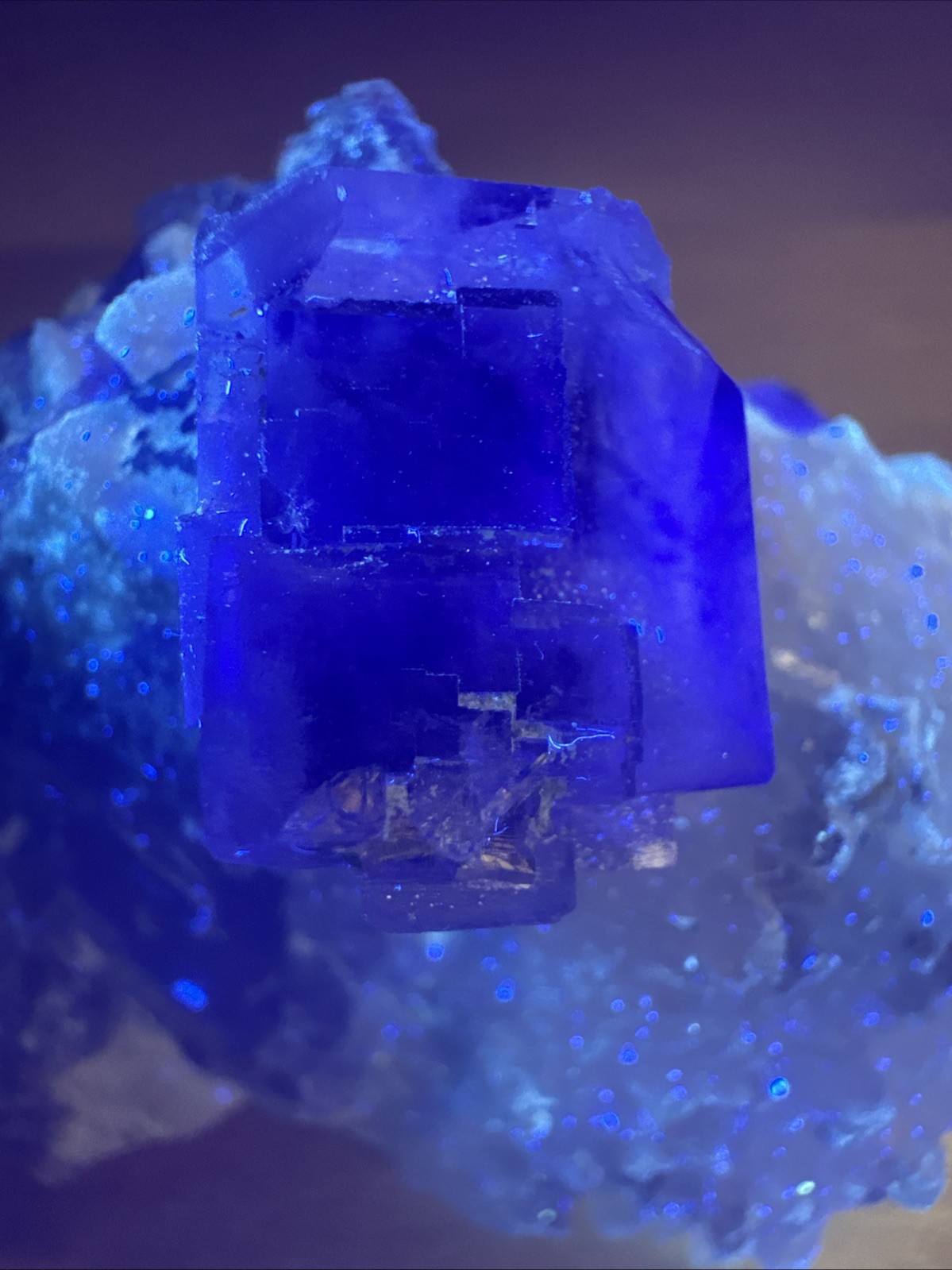 7181 Raw Fluorite Cubes With Quartz Uv Reactive 2.0”T 1.7”W 2.6”L Wt. 6 Oz.