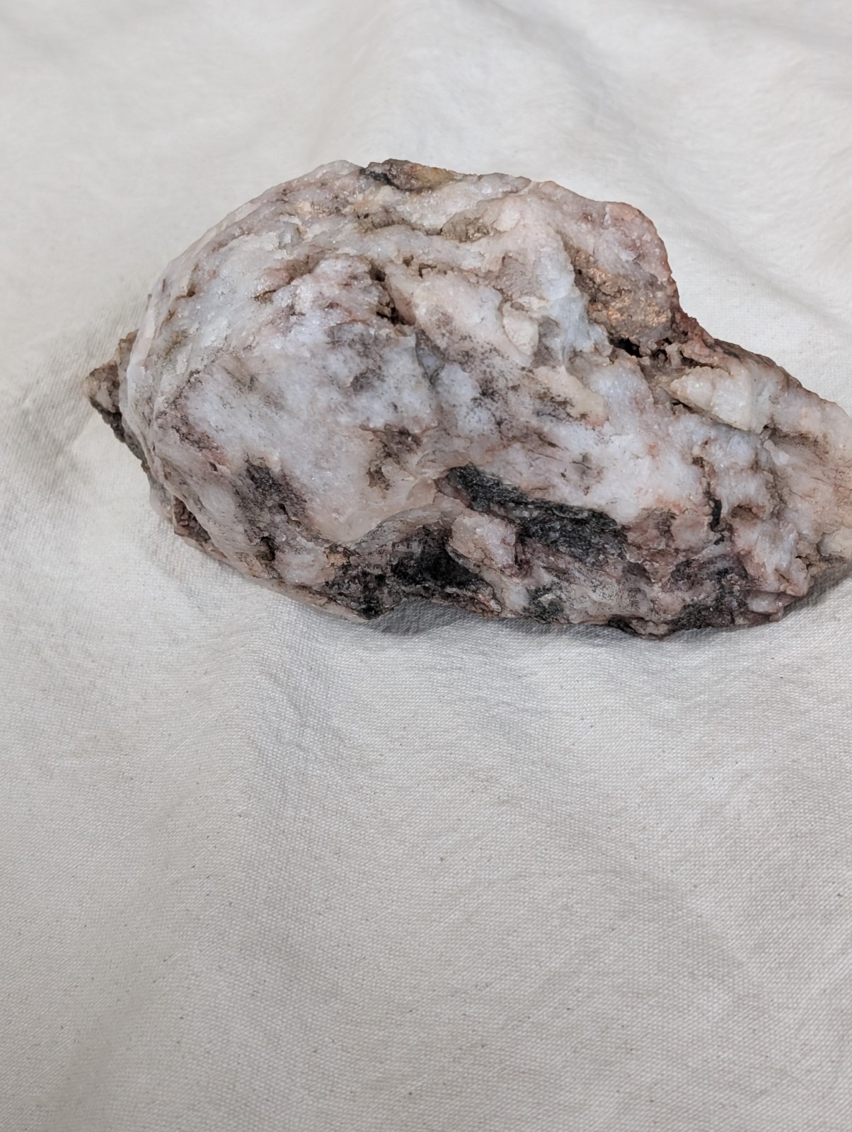 1.74kg Milky Quartz Raw Rock Natural Opaque Crystal Geode Red/Brown