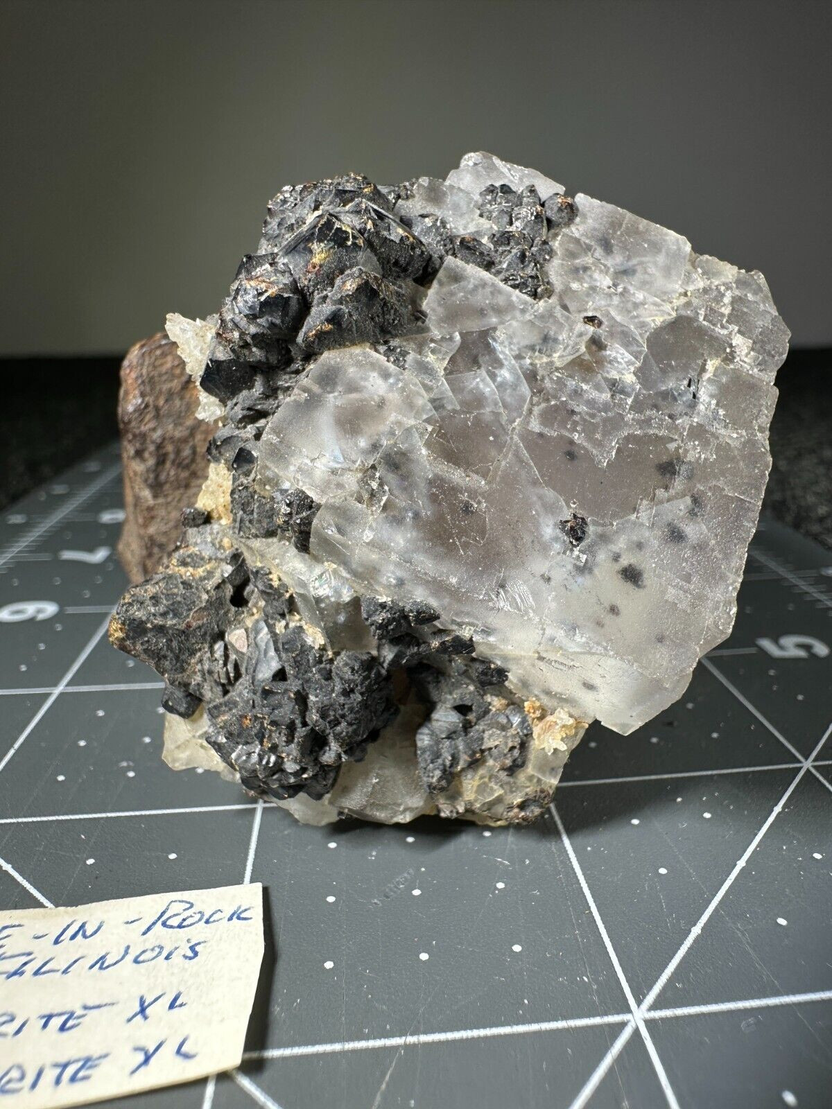 ➤ 1-5/8″ WHITE FLUORITE CUBE with SPHALERITE Cave In Rock Illinois VIDEO➤254