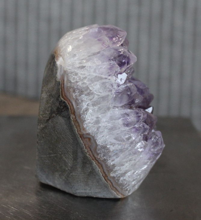 AMETHYST FREEFORM 2.00 X 1.71 INCHES/ 126.4 GRAMS