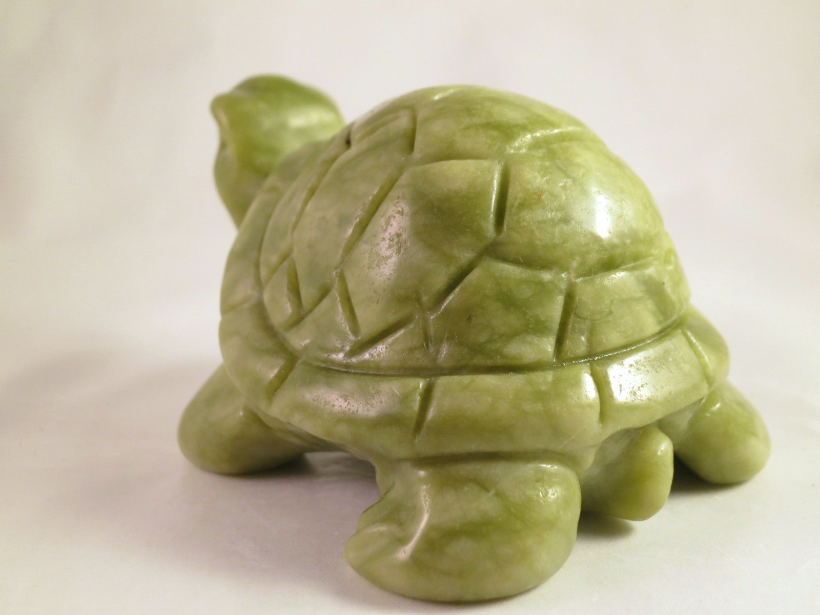 3.9″ GREEN SERPENTINE Carved and Polished TURTLE – PERU