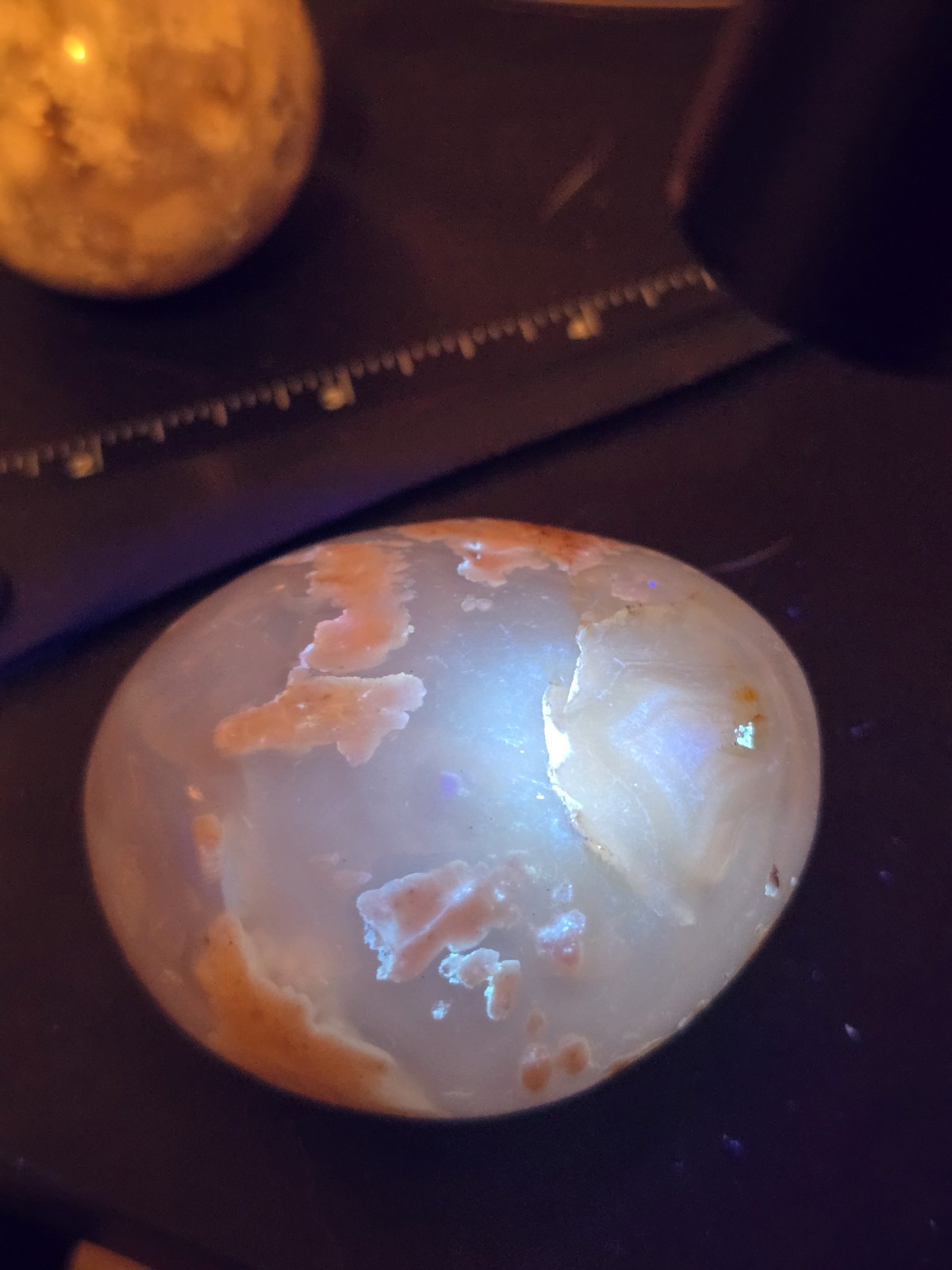 Flower Agate Palm stone 4 oz 30.4mm UV Reactive
