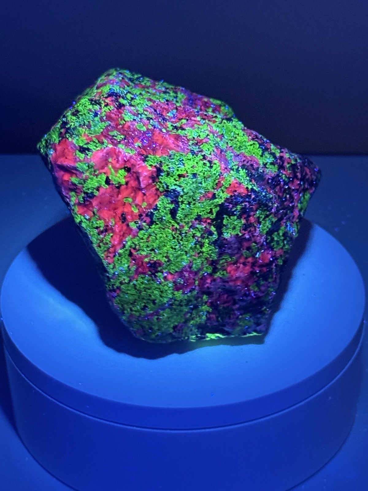 VIBRANT Calcite, Willemite, & Franklinite Fluorescent Mineral Specimen – NJ