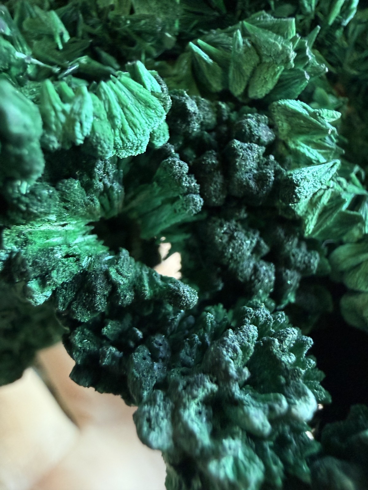 Malachite Crystal Specimen (Floating, No Matrix) – 5.68 oz