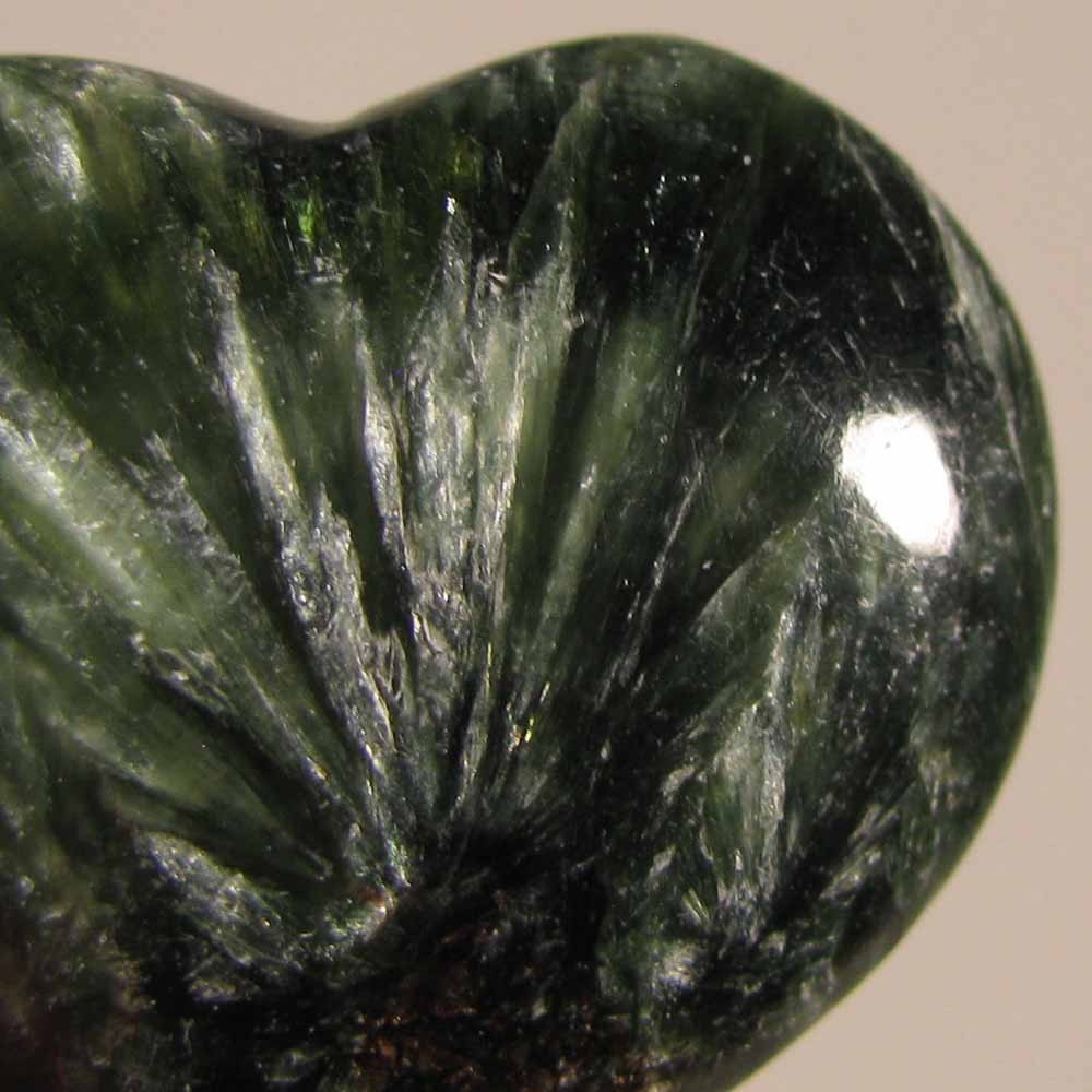 35mm SERAPHINITE Heart Polished Palm Stone – Siberia, Russia