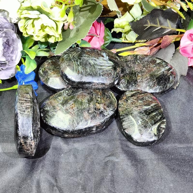 Natural Arfvedsonite Soap Palm Stone Fireworks Stone Polished Healing Home Decor