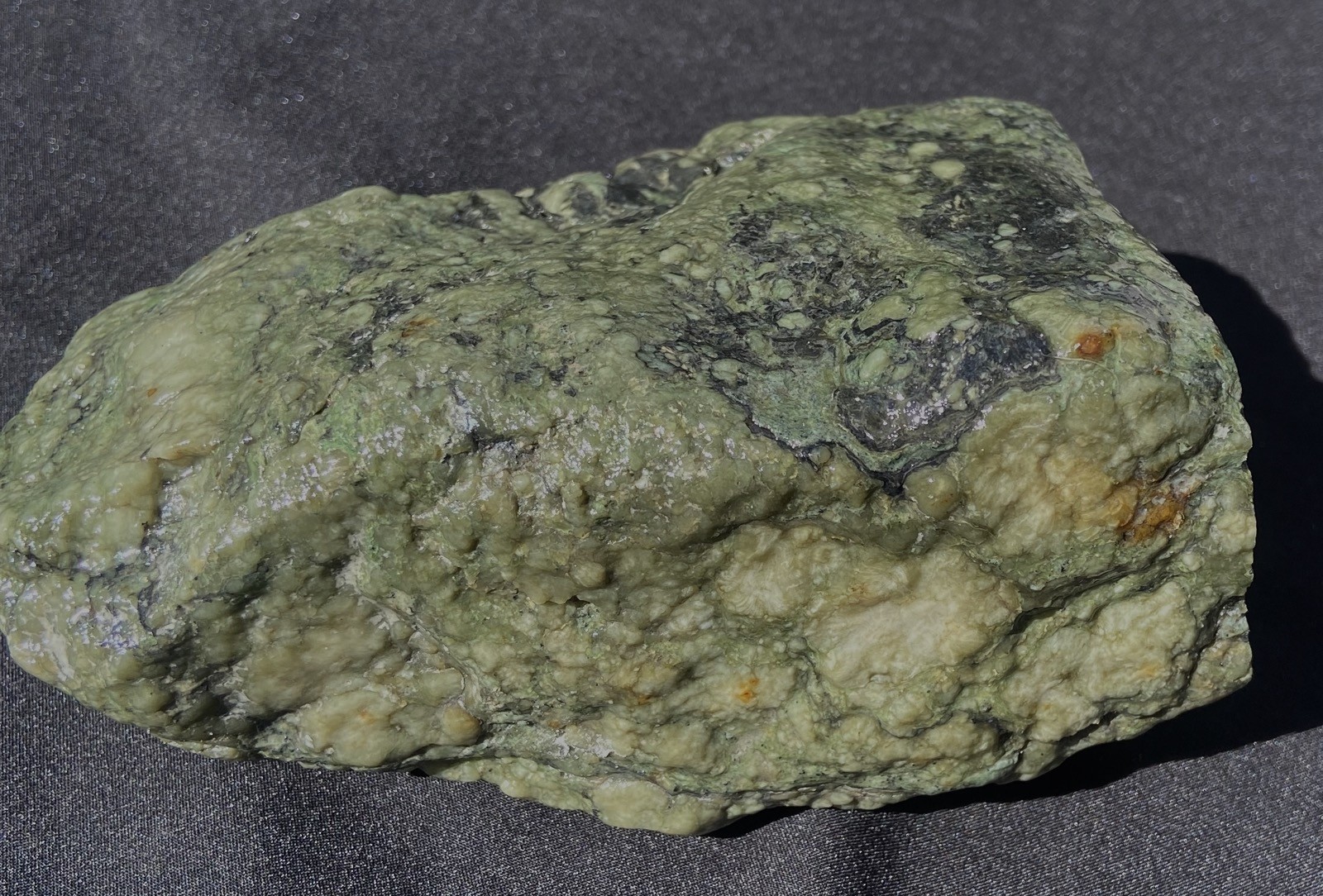 EEL RIVER BOTRYOIDAL JADE LARGE FREE STANDING SPECIMEN 1.39 KG’S or 3.1 LBS