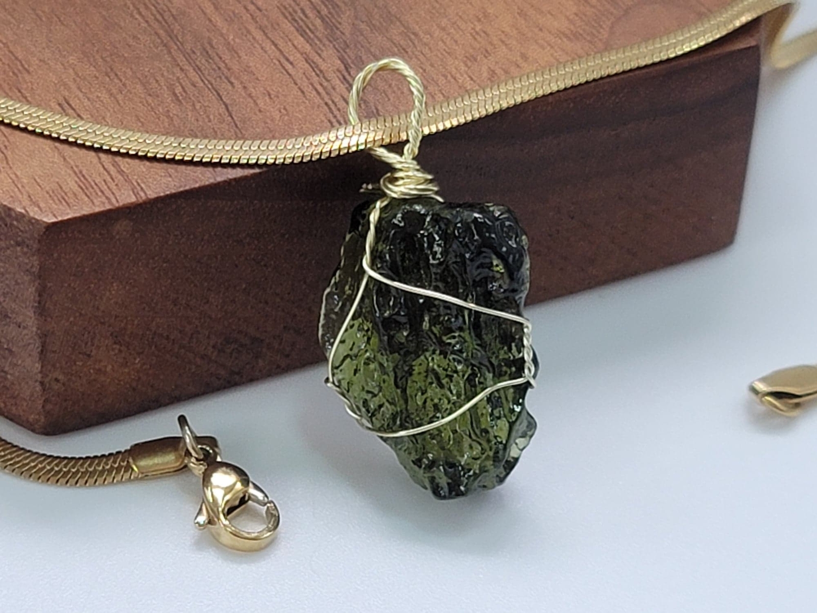 Genuine Moldavite Choker Necklace 100 % Natural Minimalist Gifts, Trendy