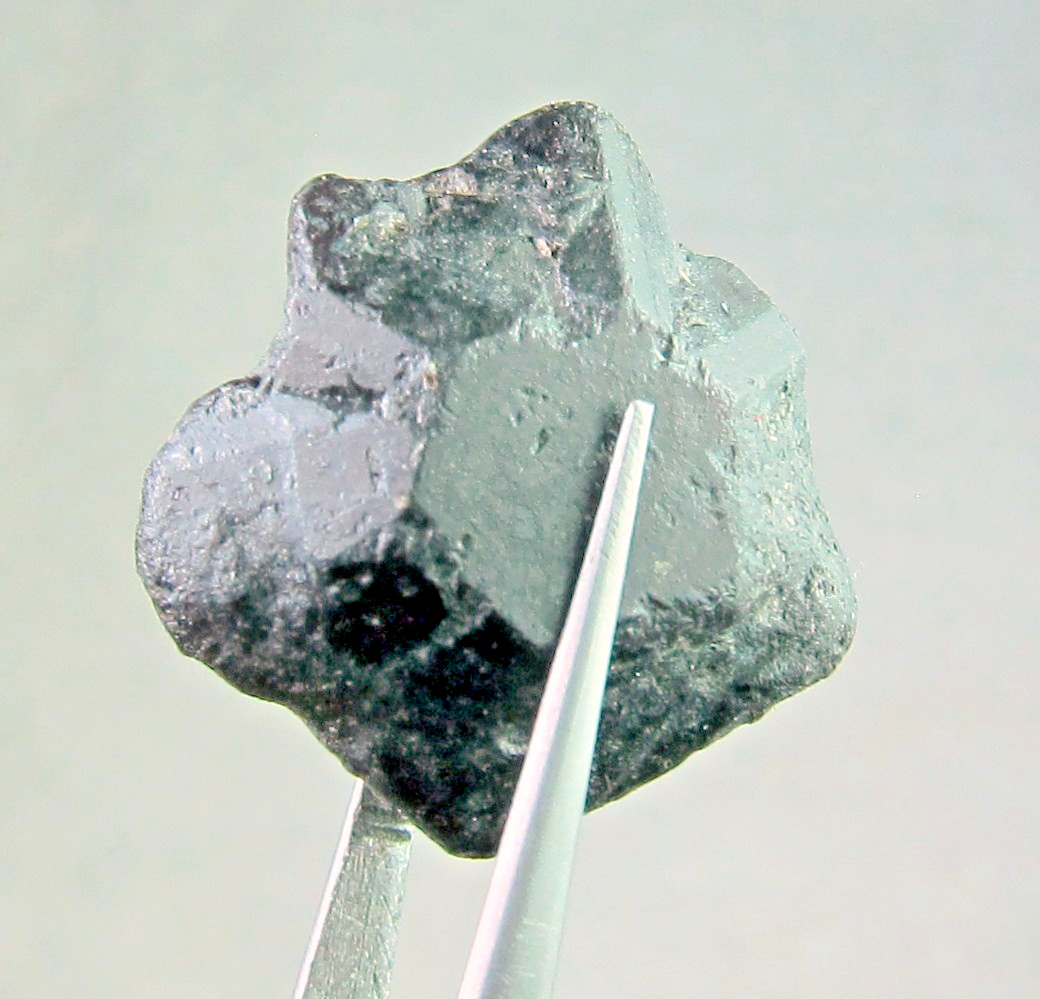 28 CT ALEXANDRITE NATURAL ROUGH COLECTOR’S CRYSTAL MINERAL GEM (G20)