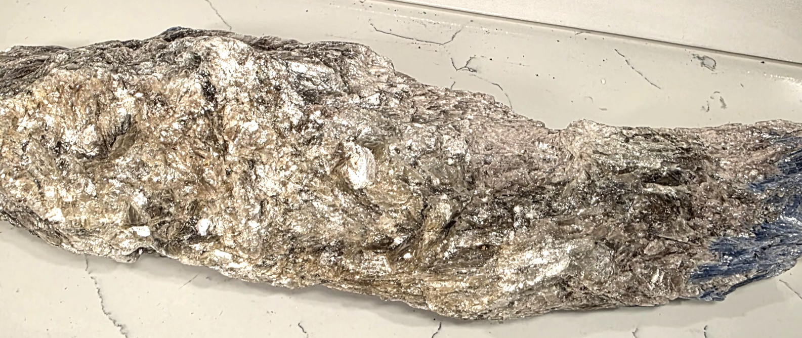 8LB 15″ BLUE OCEAN KYANITE IN NATURAL MICA FORM