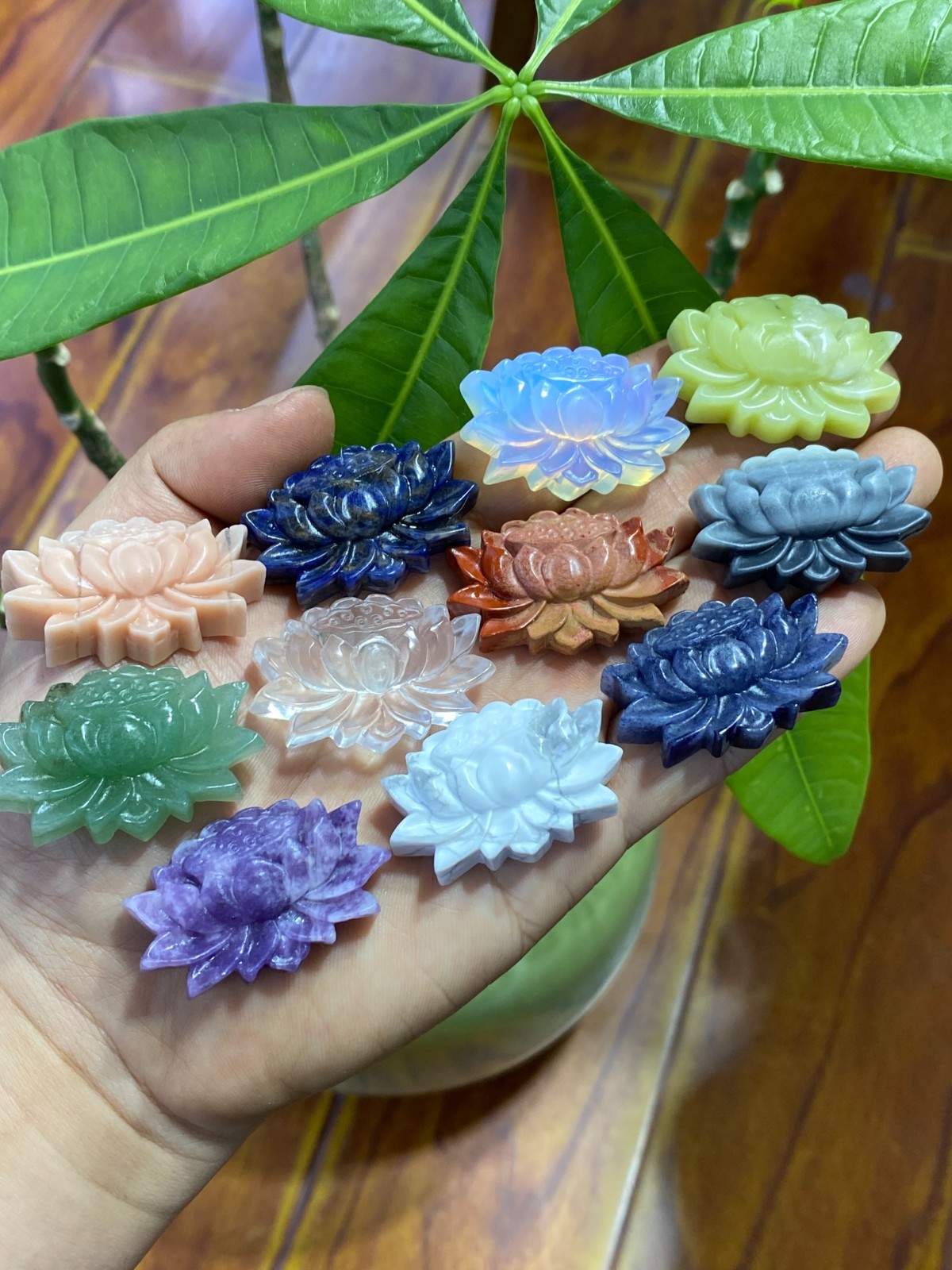 1pc Natural Mixed flower skull carved quartz crystal Reiki healing Gift Random