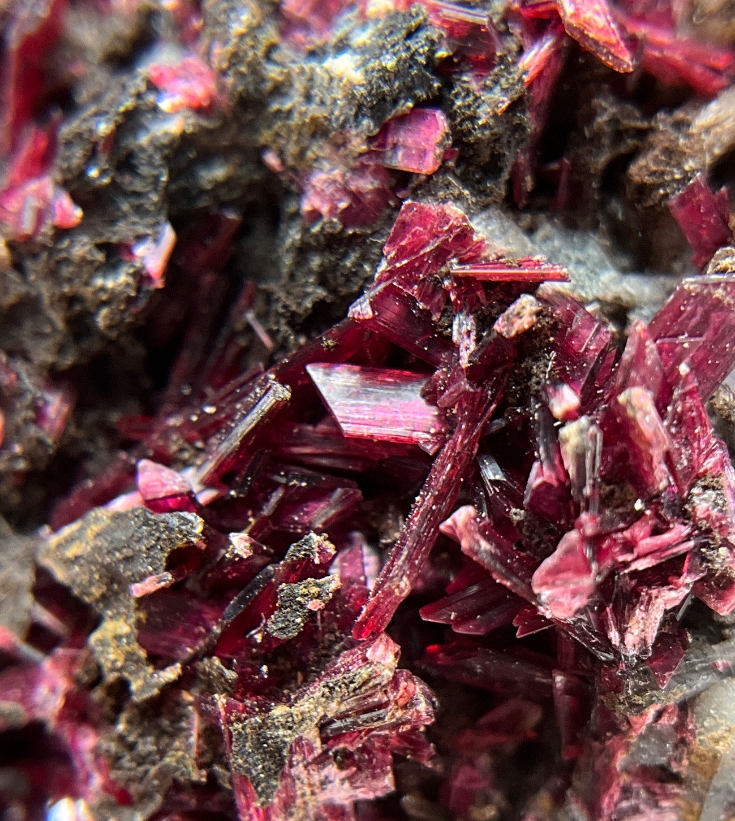 OUTSTANDING ERYTHRITE CRYSTALS FROM BOU AZZER MINE, MOROCCO