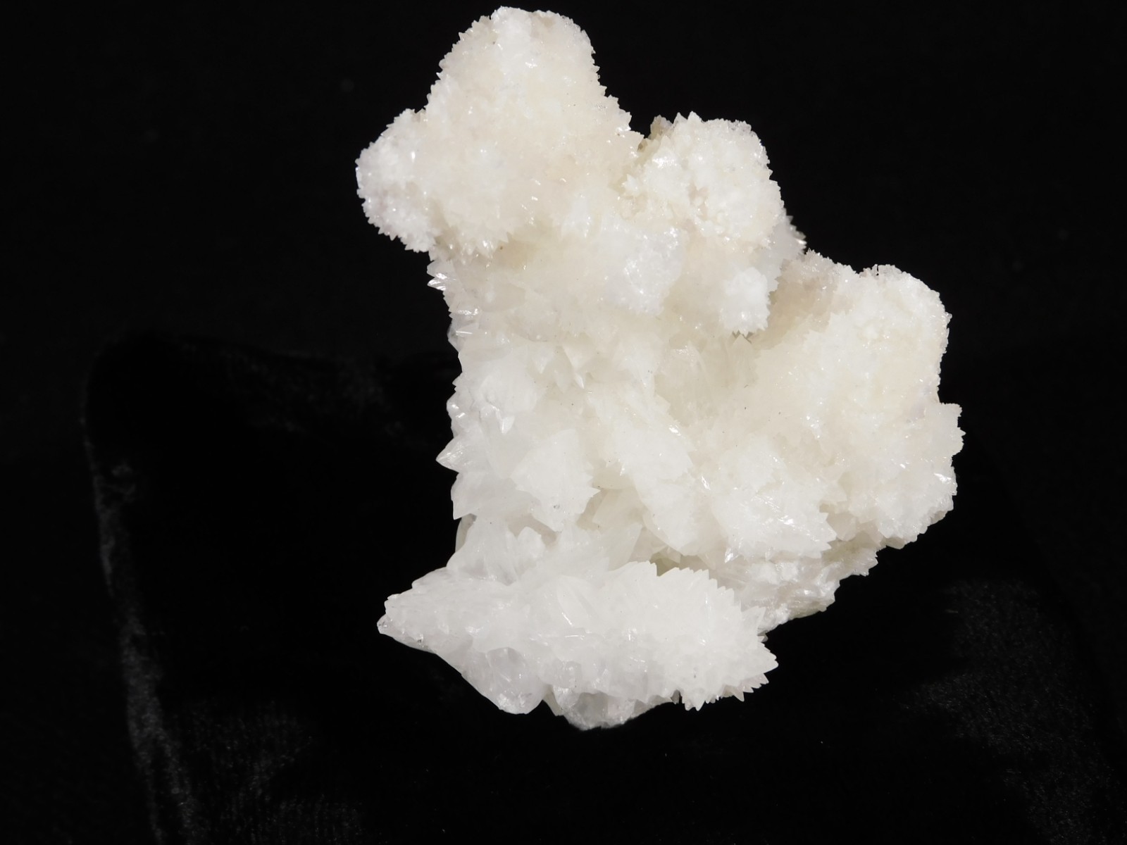 Bright White! CAVE Aragonite STALACTITE Crystal Cluster Mexico 145gr