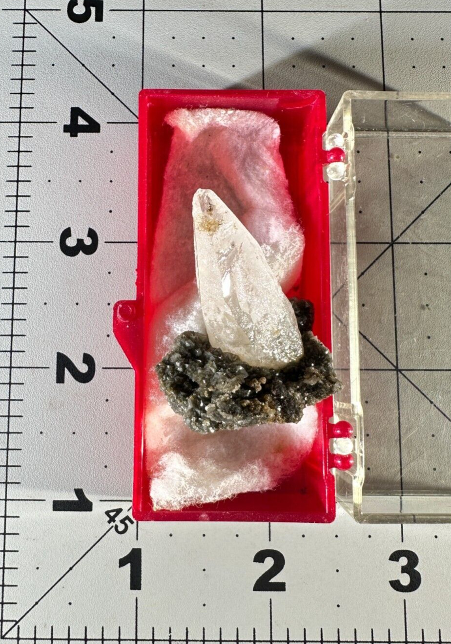 ➤ 1-1/4″ Tall SCALENEDRAL CALCITE Pleasant Ridge Rensselaer Indiana VIDEO➤696