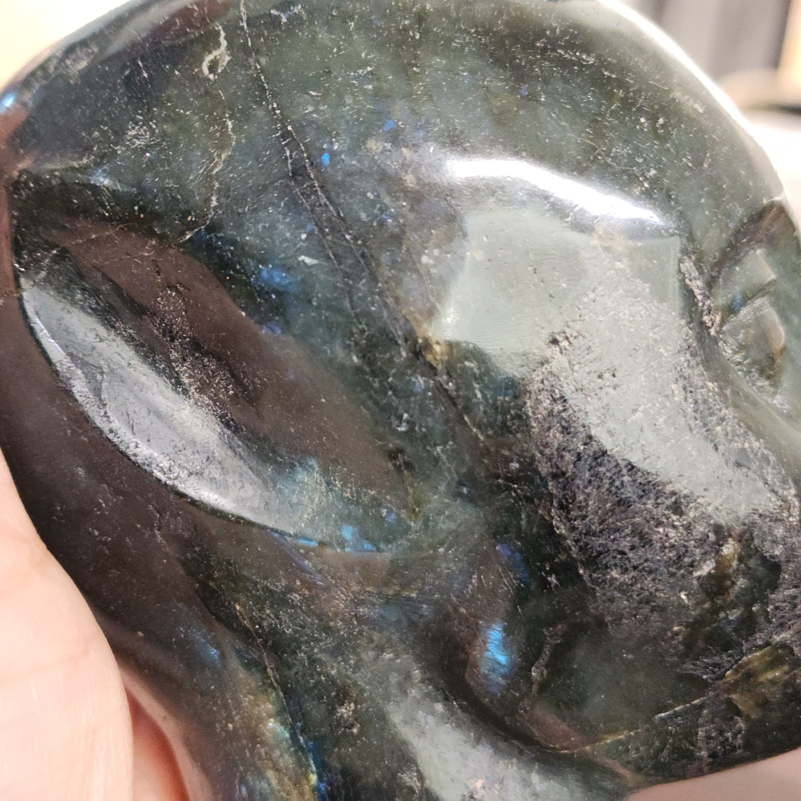 Labradorite Hand Carved Alien Head 3.75″ Tall – 870 grams – USA