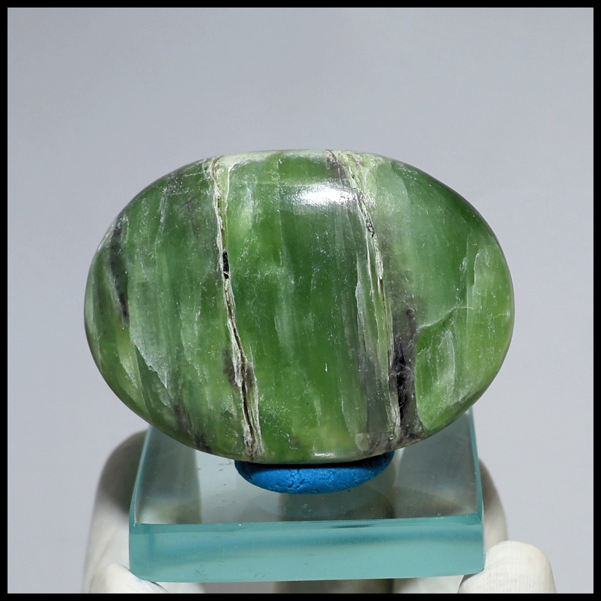Rare Green Kammererite Palmstone • Harmony, Psychic Awareness & Gentle Strength