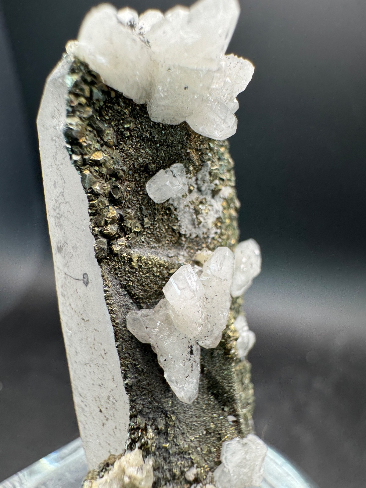 6606 Multicolor Pyrite and Calcite on Quartz Hu Bei 20g