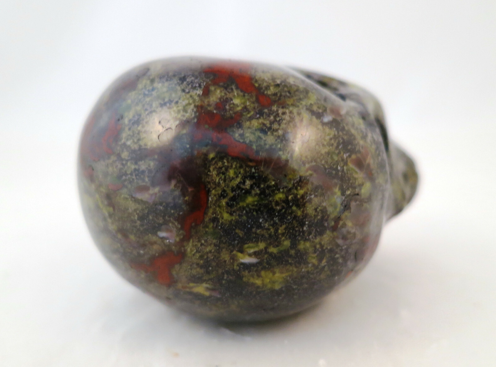 2.1″ DRAGON BLOODSTONE Carved and Polished SKULL