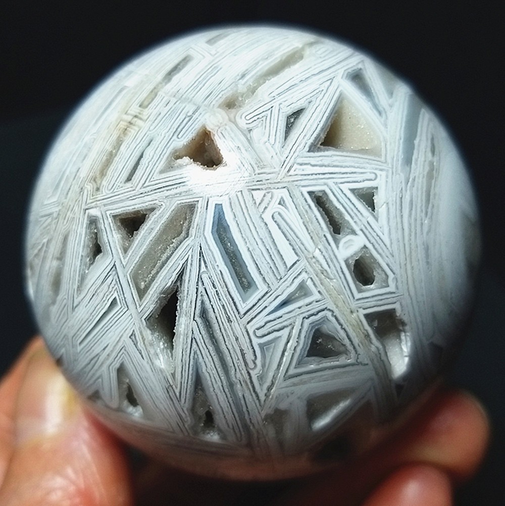 RARE 206.8G 54mm Natural Grid Agate Stone Geode Sphere Ball Healing A4880